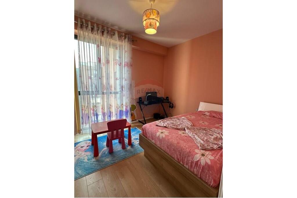 APARTAMENT 2+1 ME QIRA, PORCELAN