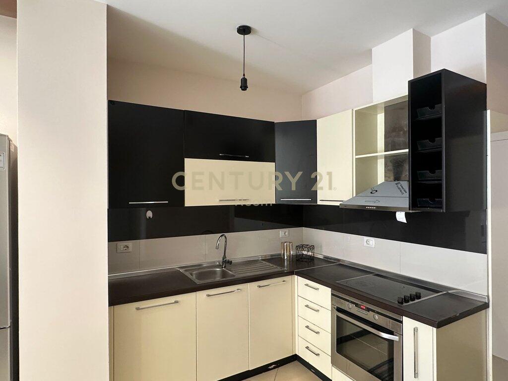 Apartament 1+1 për qira në zonën e Liqenit të Thatë!