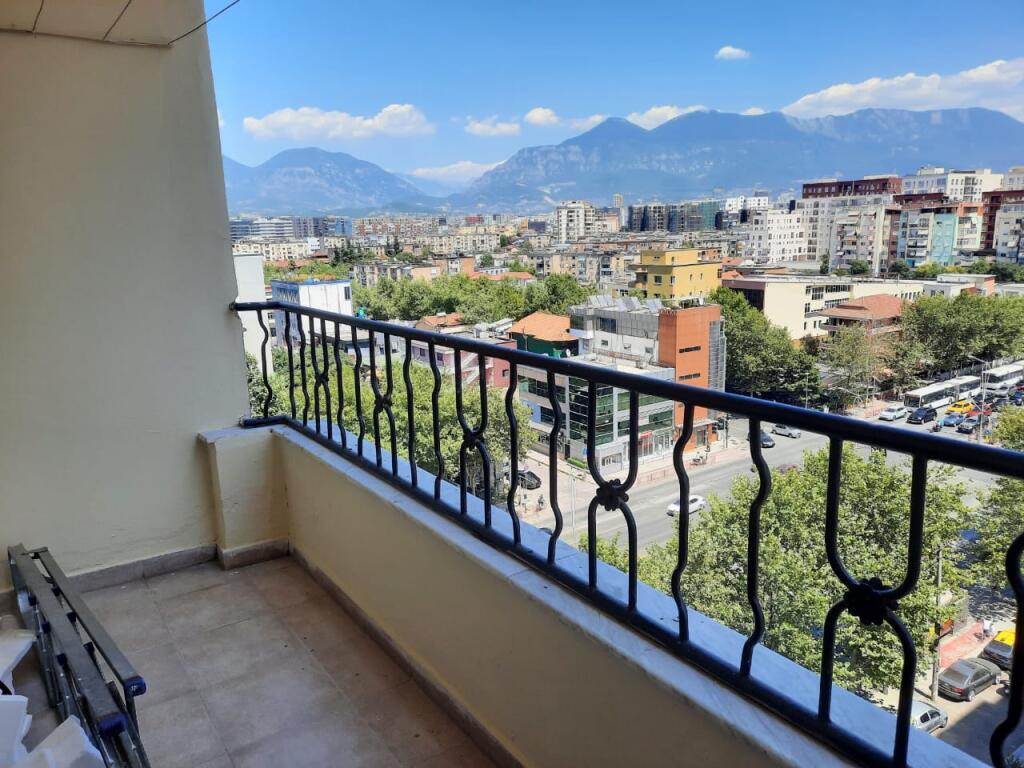 For rent 2+1 LAPRAKE AT THE CROSSROAD 500 thousand lek