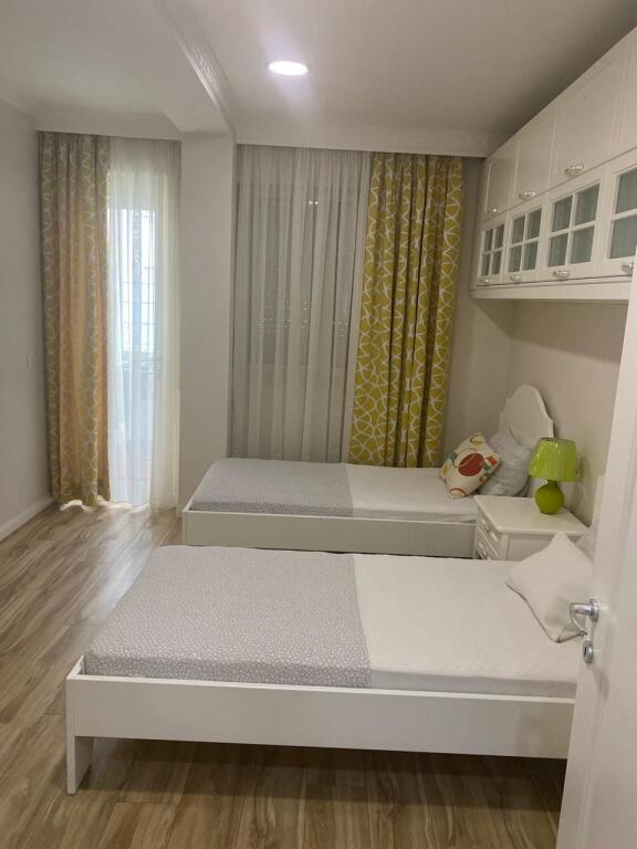 Apartament 2+1+2 me qera te Komuna e Parisit!