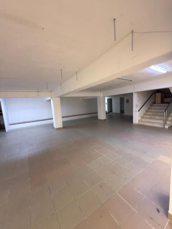 Business Premises + Parking Space for Rent in Bllok    