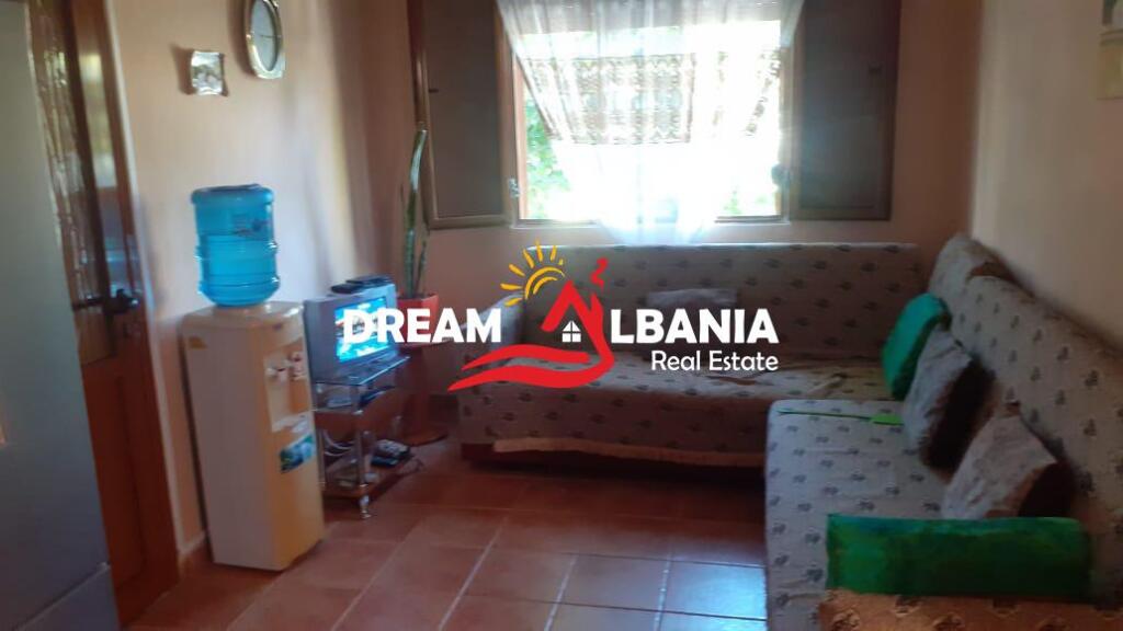 Casa Privata + Locale Commerciale in vendita a Lushnje vicino allo Stadio(ID 4151151)