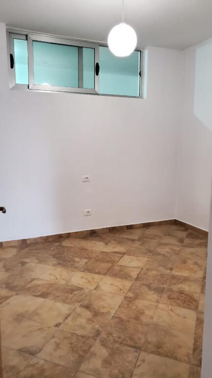 Shitet Apartament 2+1 ne Sarande