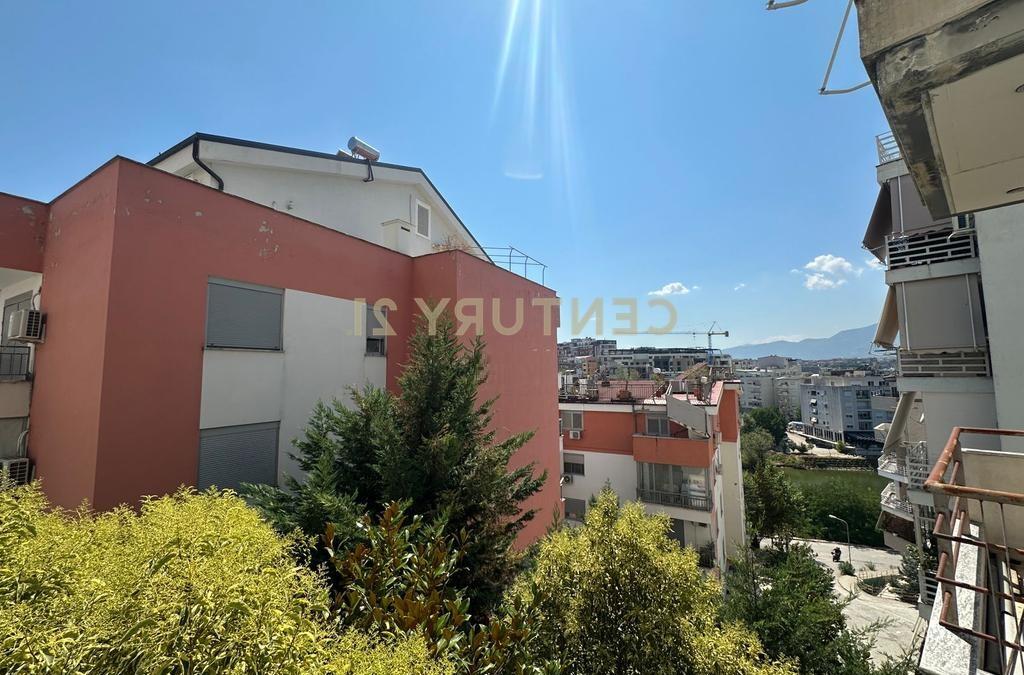 Apartament me qera 1+1 tek Liqeni i Thatë