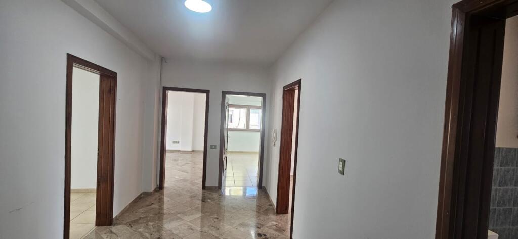 Locale in Affitto a Myslym Shyr