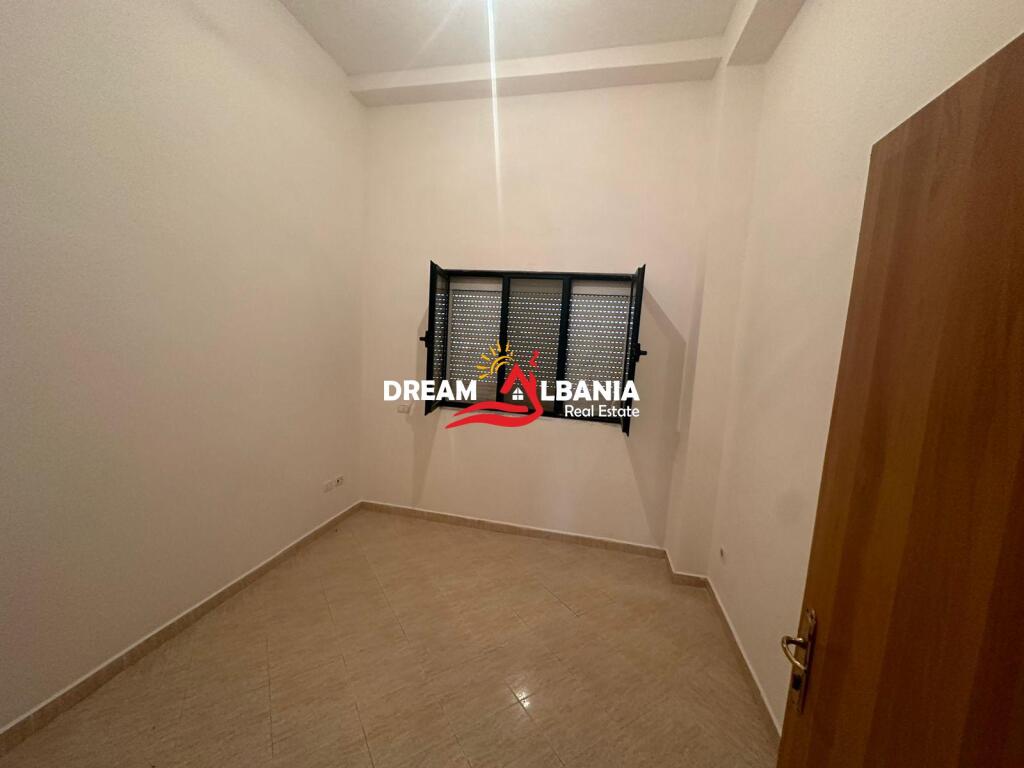 Magazzini in affitto sull'autostrada TR-DR vicino a City Park a Tirana (ID 4281071)