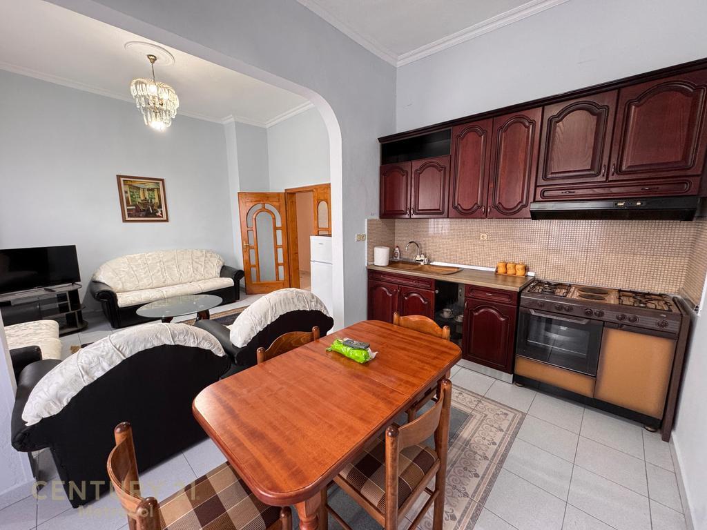 APARTAMENT 2+1 PER QIRA, PERBALLE TAIVANIT !
