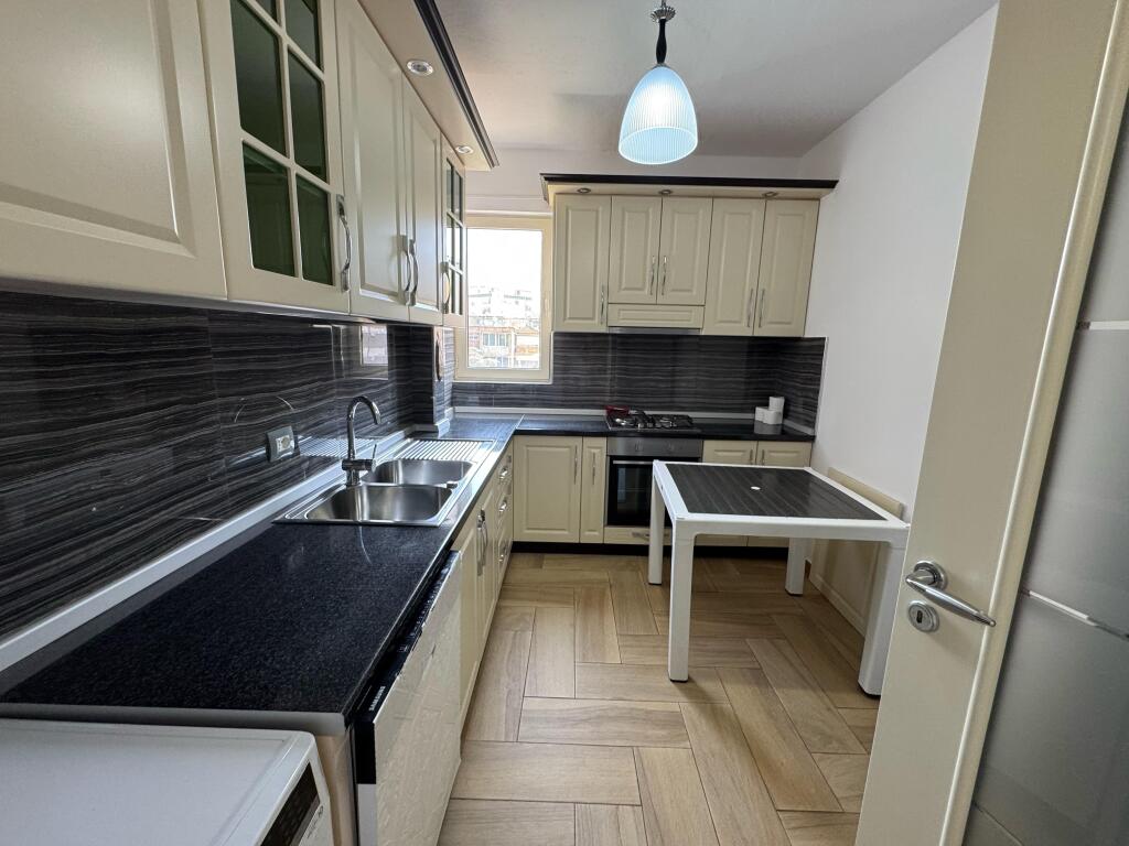 Apartment me qera 2+1 Mozaiku i Tiranes