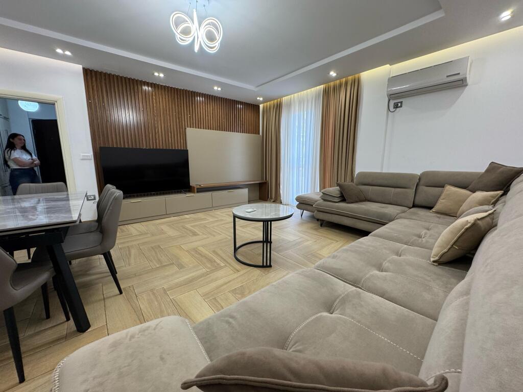 📣 QERA Apartament 2+1  📍Pranë Mozaikut të Tiranës  ✨  