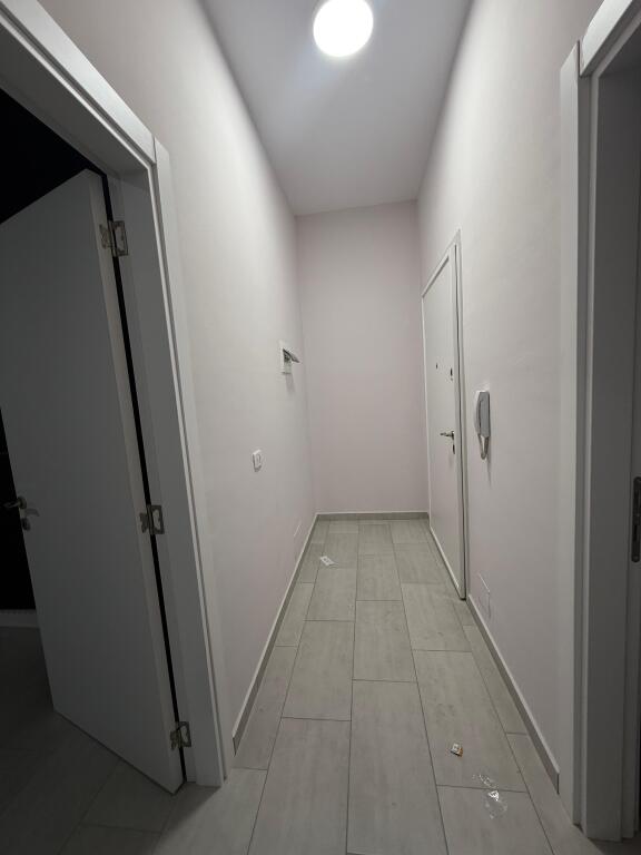 OFFICE/APARTMENT 1+1 FOR RENT NEAR SQUARE 21 TIRANA