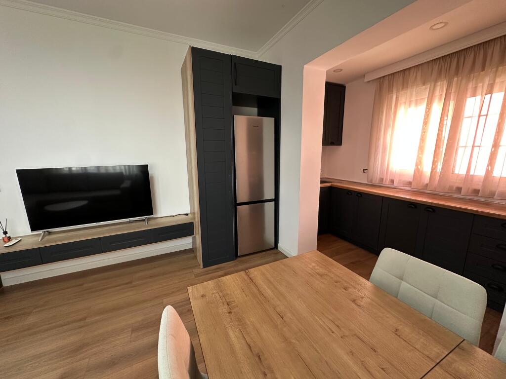JEPET ME QIRA APARTAMENT 2+1 NE QENDER, DURRËS!