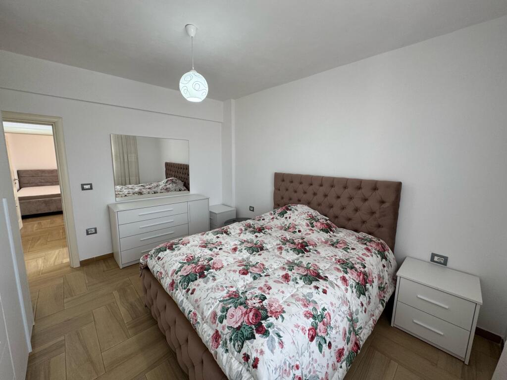 Apartment me qera 2+1 Mozaiku i Tiranes