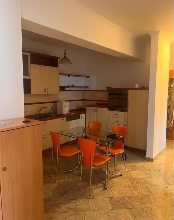 APPARTAMENTO IN AFFITTO 2+1+2, IN VIA KAVAJES