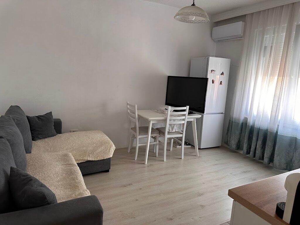 FOR RENT 2+1 APARTMENT AT 21 DHJETORI NEAR THE INTERSECTION OF MYSLYM SHYRI!