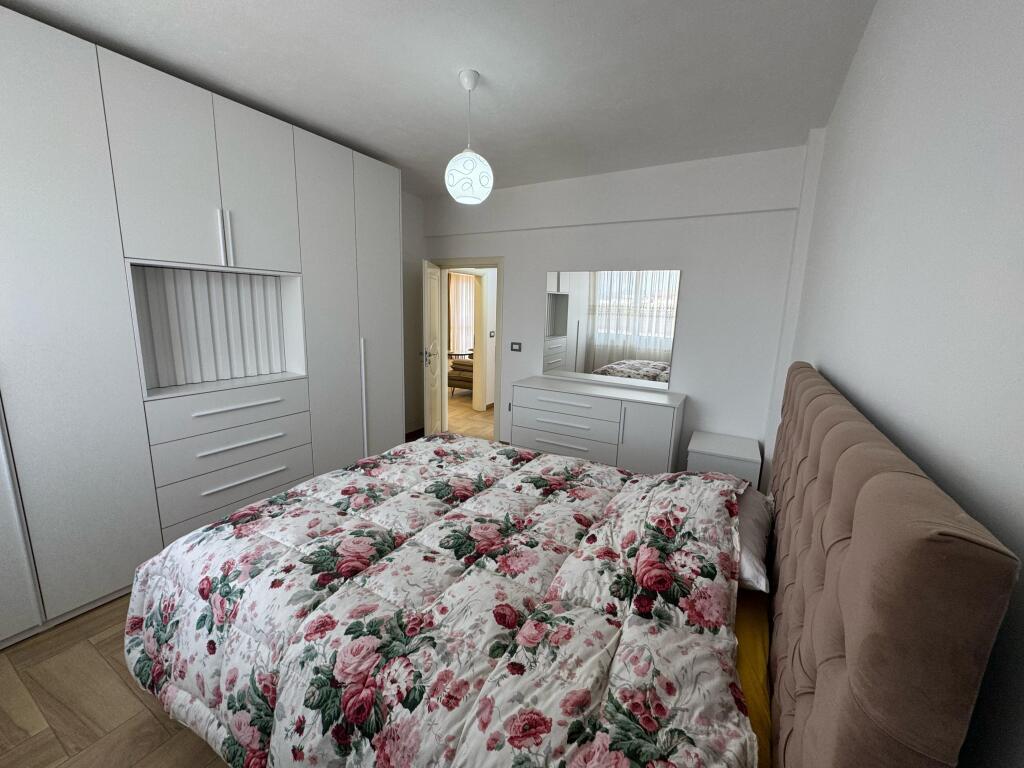 Apartment me qera 2+1 Mozaiku i Tiranes