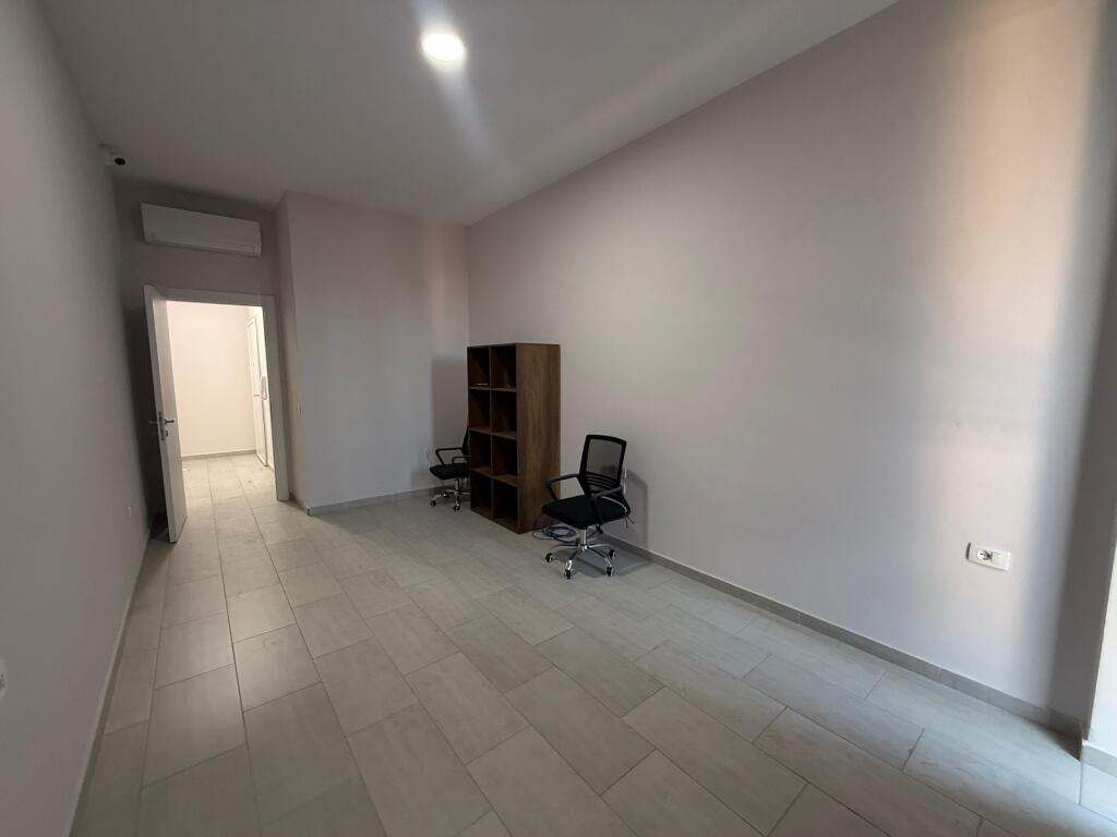 OFFICE/APARTMENT 1+1 FOR RENT NEAR SQUARE 21 TIRANA