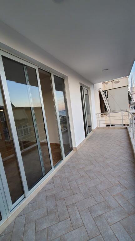 Shitet Apartament 2+1 ne Sarande