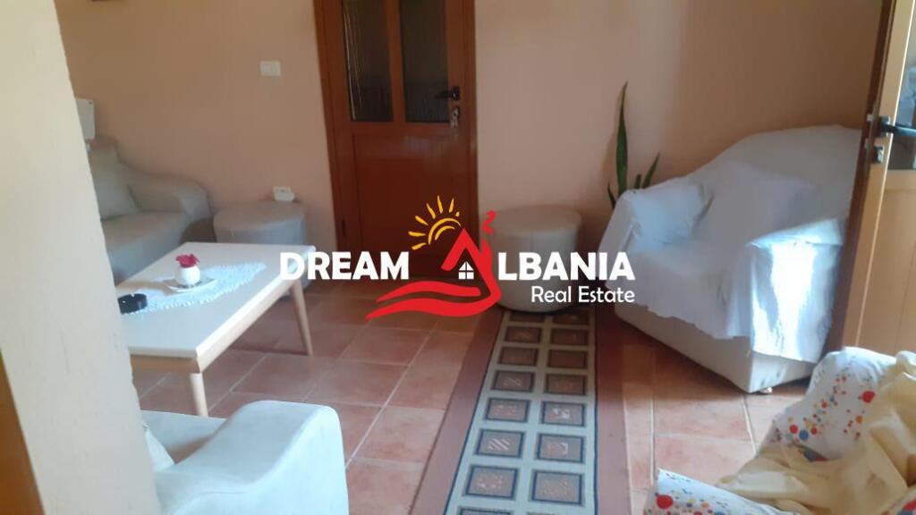 Casa Privata + Locale Commerciale in vendita a Lushnje vicino allo Stadio(ID 4151151)