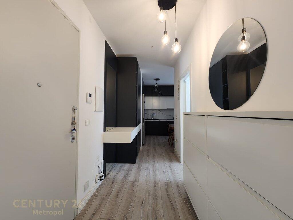 SHITET/JEPET ME QIRA APARTAMENT 2+1+2 TUALETE – PRANË RING CENTER
