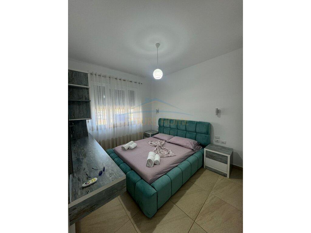 Shitet, Apartament 1+1 +Oborr+Post Parkimi, Vala Mar,  