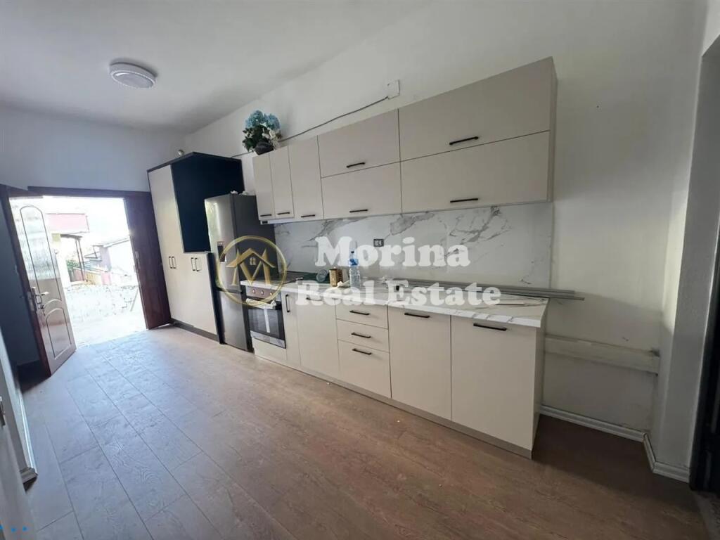 Qera, Hyrje Private 1+1+PARKIM, Komuna Parisit, 450 euro/muaj
