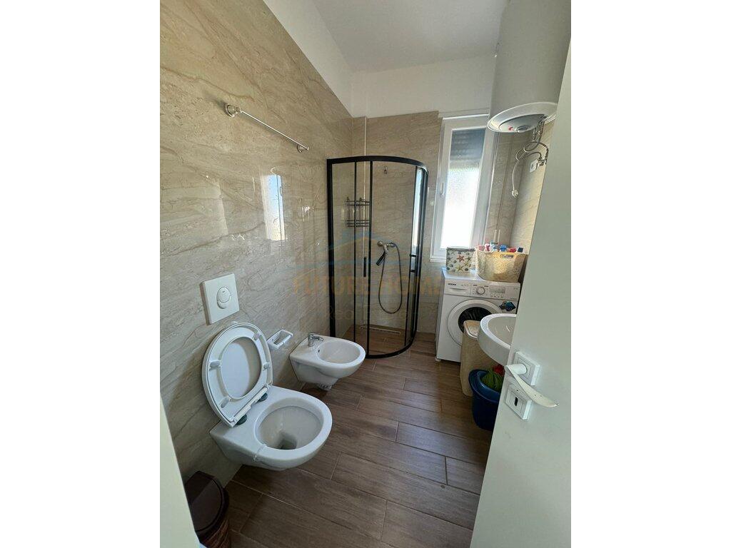 Shitet, Apartament 1+1 +Oborr+Post Parkimi, Vala Mar,  