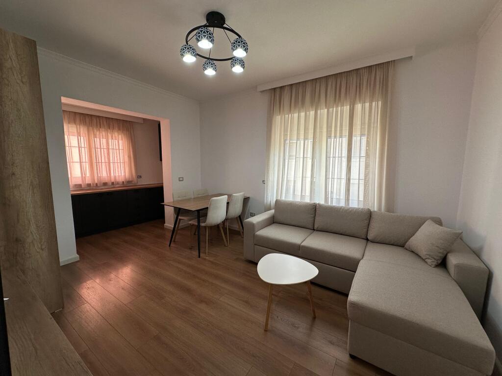 JEPET ME QIRA APARTAMENT 2+1 NE QENDER, DURRËS!