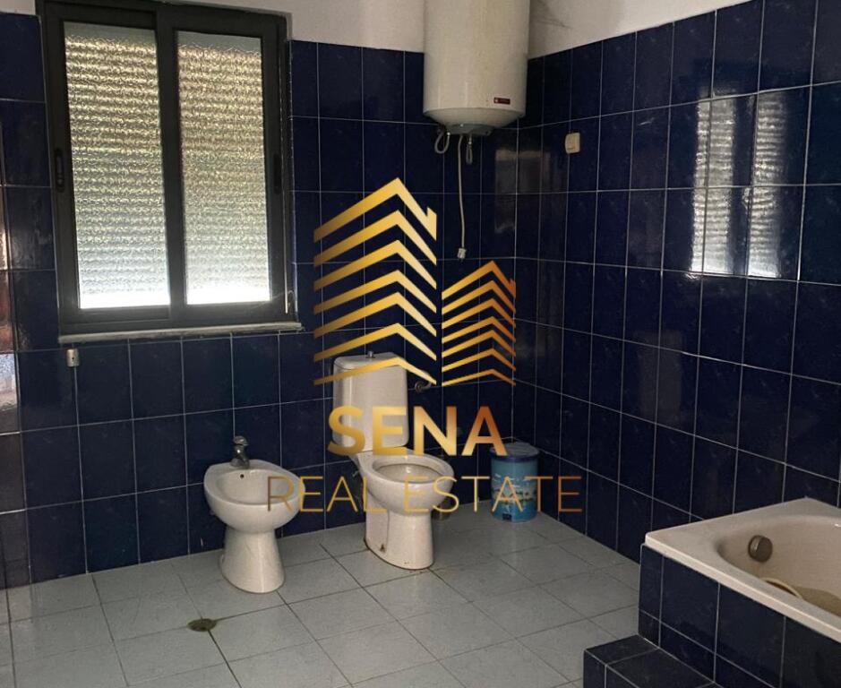 For sale, 3-story villa, Fresk, 36,000,000 Lek