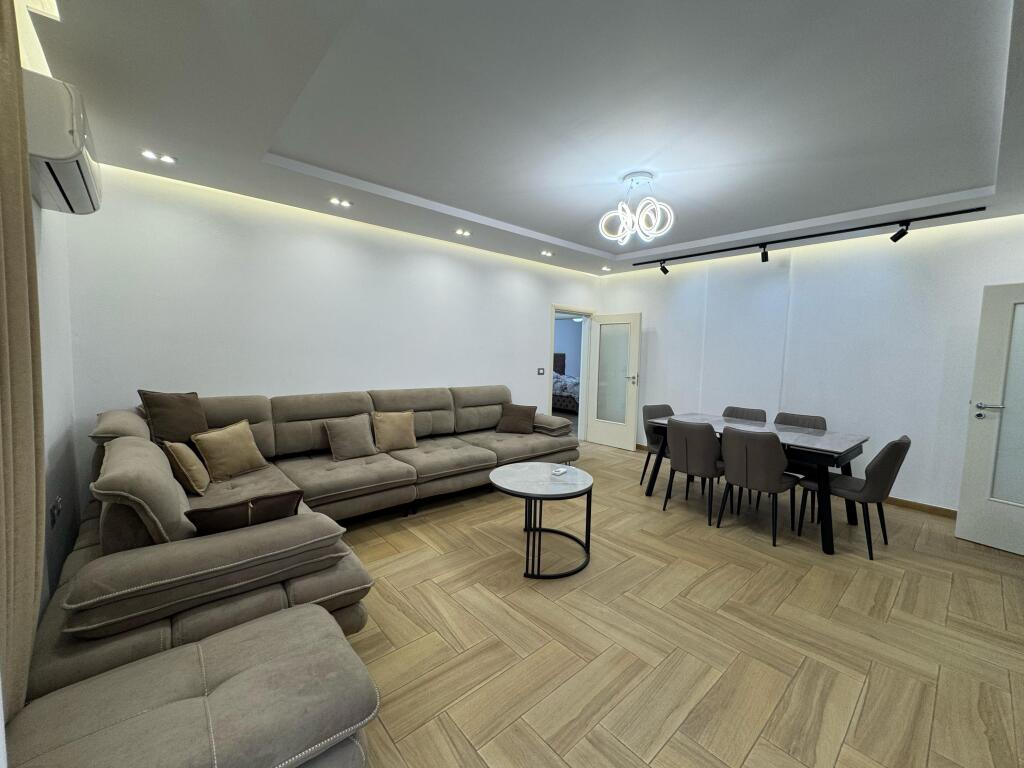 Apartment me qera 2+1 Mozaiku i Tiranes