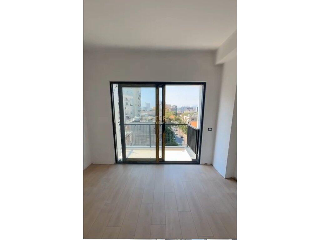 Apartment 2+1+2 for sale on Barrikadave Street.