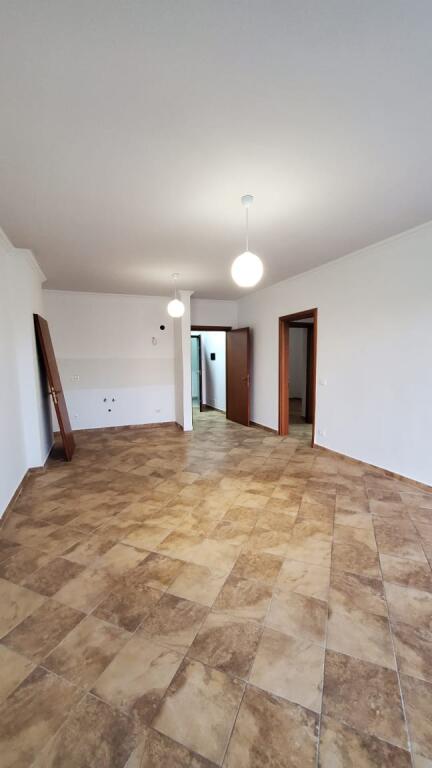 Shitet Apartament 2+1 ne Sarande