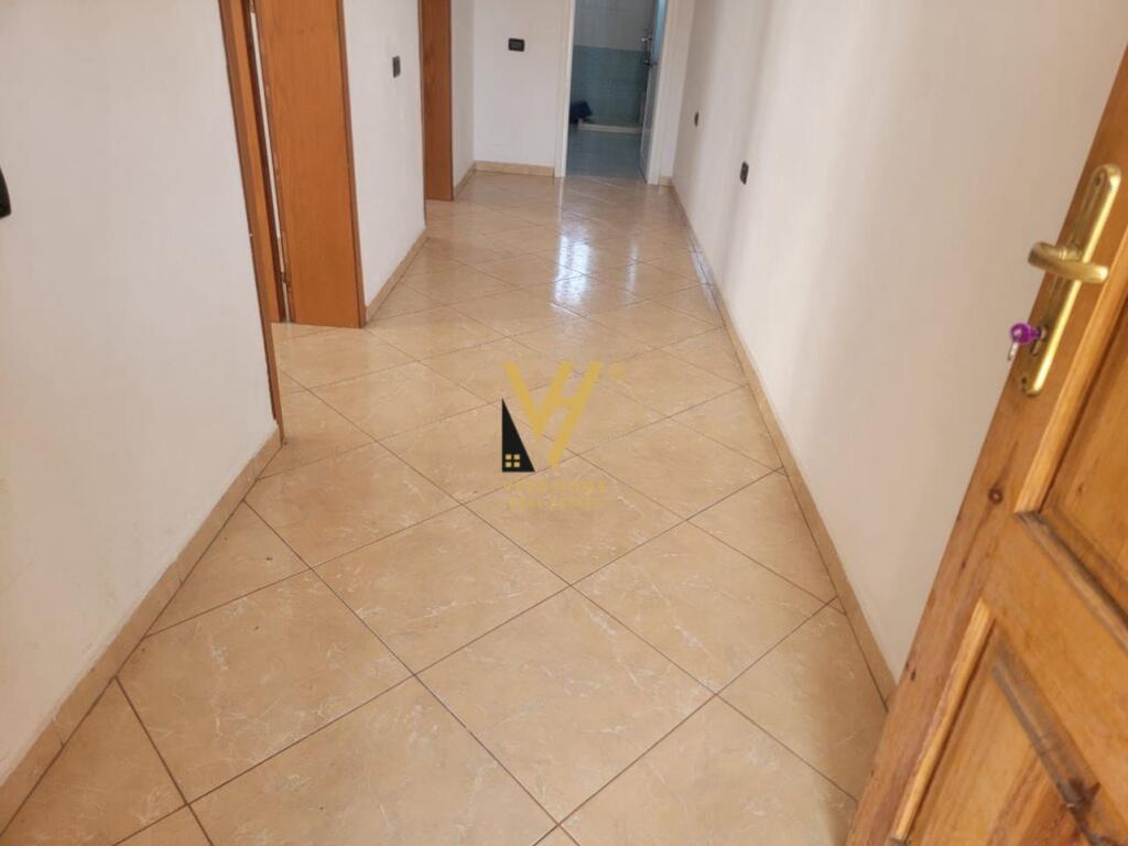 UFFICIO DI 70 M2 IN AFFITTO A 5 MAJI 300 EURO