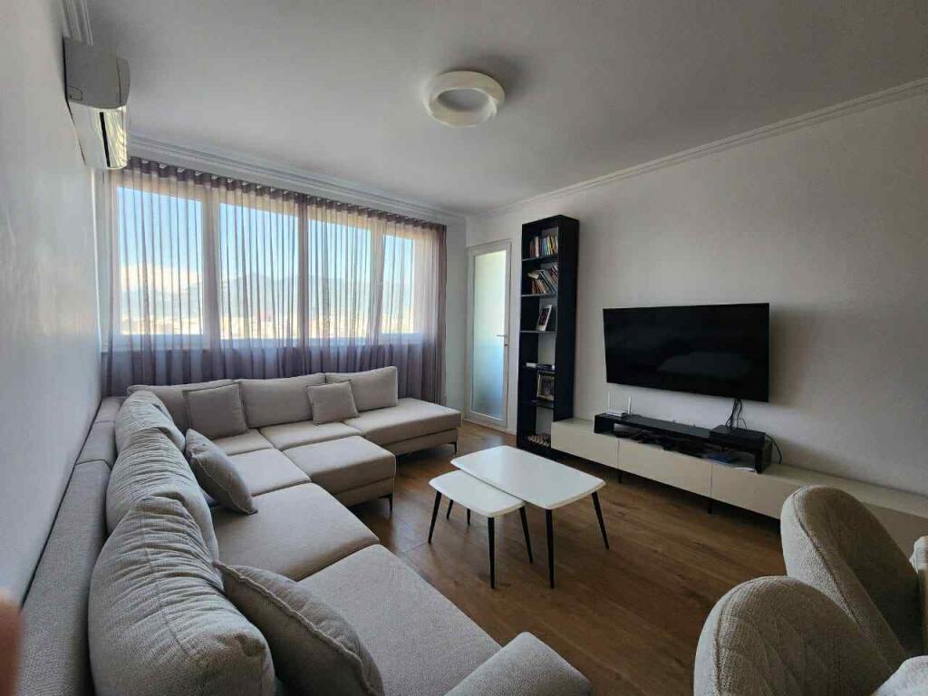 FOR RENT 2+1+PARKING AT GOLDEN PARK AMERICAN 3