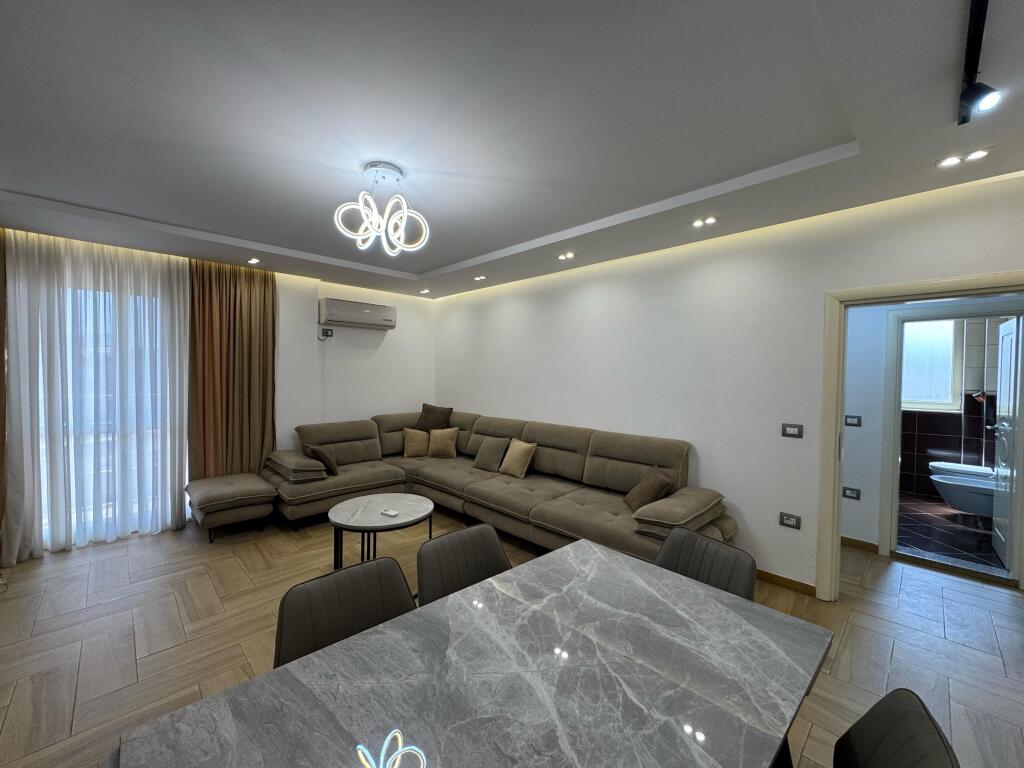 Apartment me qera 2+1 Mozaiku i Tiranes