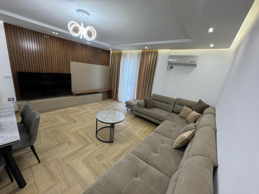 Apartment me qera 2+1 Mozaiku i Tiranes