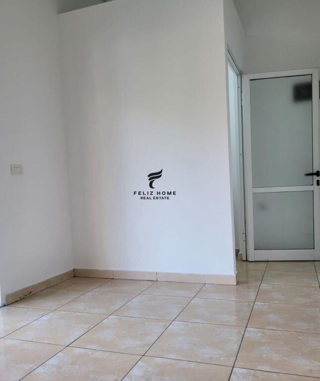 SHOP FOR RENT 25M2 MYSLYM SHYRI 400 EURO