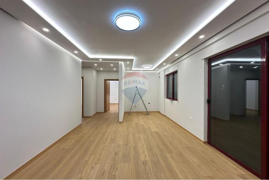 Apartament 2+1+2 prane Gjimnazit Partizani!