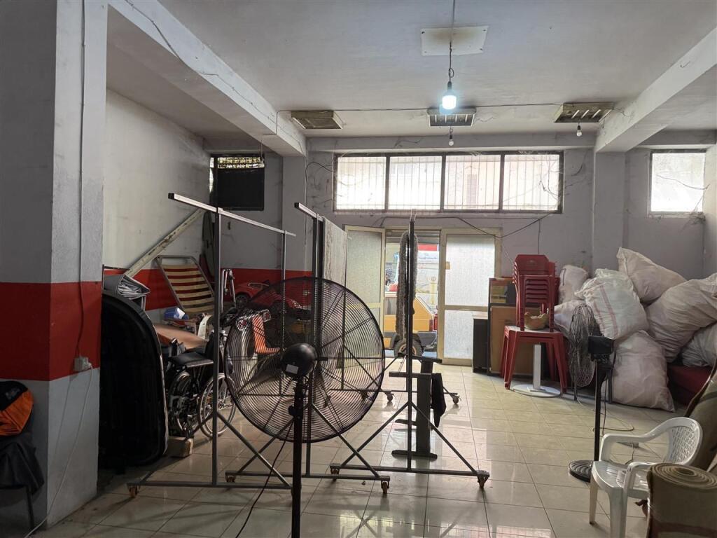 MAGAZZINO IN AFFITTO 90 M2 PALAZZO CON FRECCIA 2.000 EURO