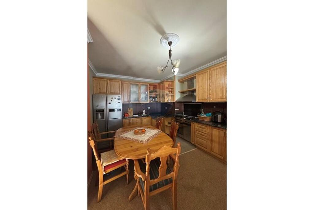 Shitet Apartament 2+1 ne Fresk