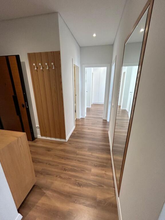 🚪Affittasi appartamento 2+1+2  📍Indirizzo: Via Kavajes Milo 2000  💶 Prezzo: 750€