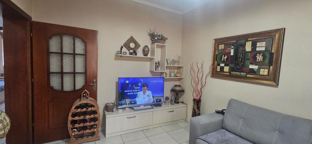 Shitet Apartament 2+1 tek Ish Tregu Elektrik