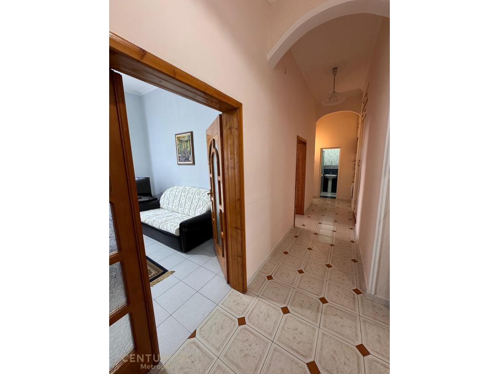 APARTAMENT 2+1 PER QIRA, PERBALLE TAIVANIT !