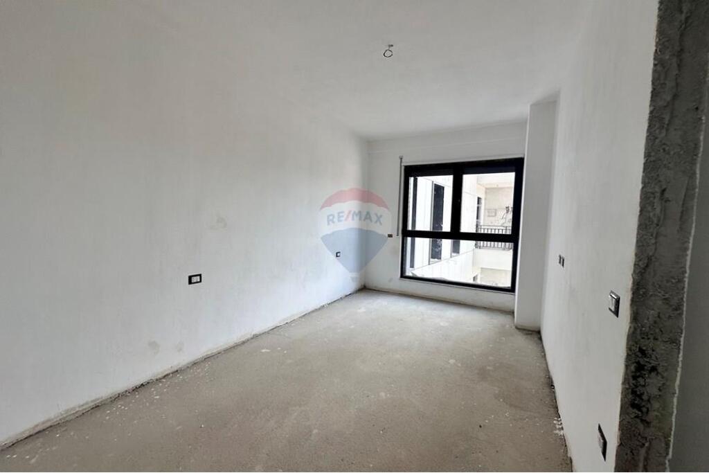 EXCLUSIVE, 1 + 1 Apartment at the New Boulevard