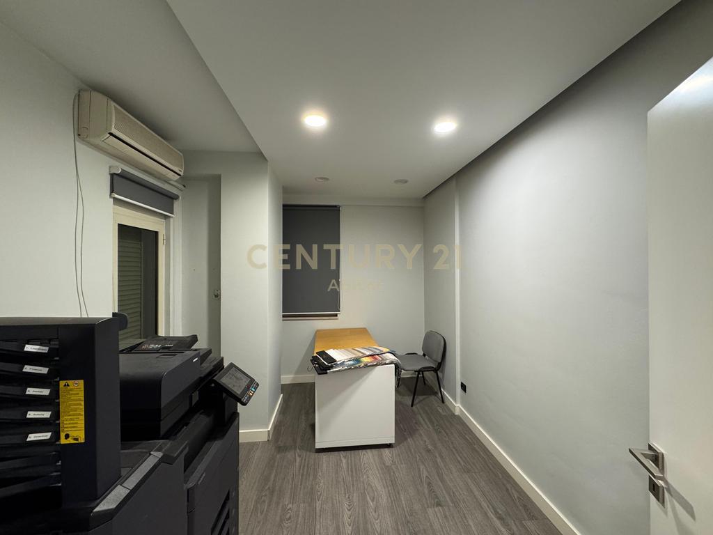 WE GIVE APARTMENT FOR OFFICES, OPPOSITE THE POLICE DIRECTORATE
