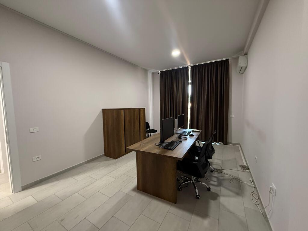 OFFICE/APARTMENT 1+1 FOR RENT NEAR SQUARE 21 TIRANA