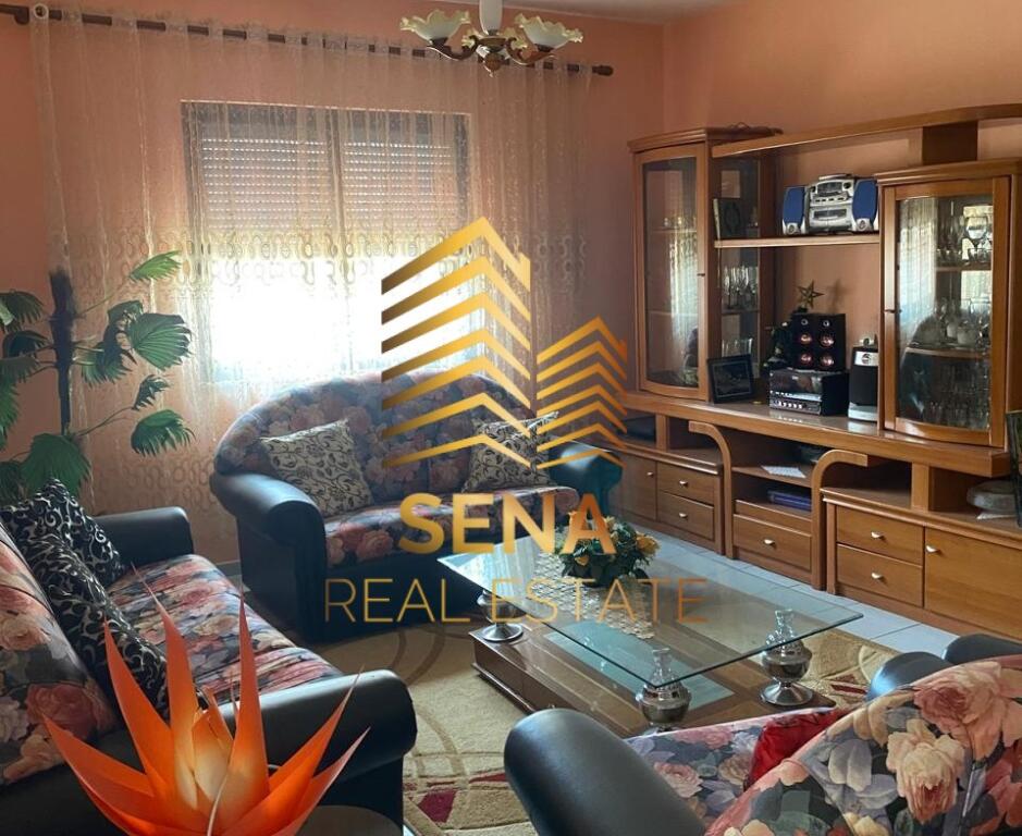 For sale, 3-story villa, Fresk, 36,000,000 Lek