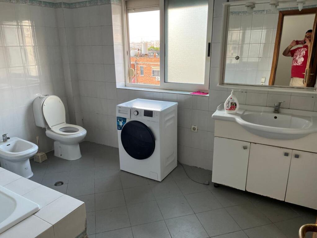 🏠 Apartament 2+1 me Qira prane Rr. Se Durresit te Qemal Stafa! 🏠