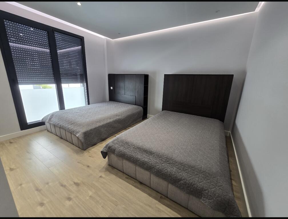 *APARTAMENT 3+1+2 ME POST PARKIMI | ME QIRA | Teg*