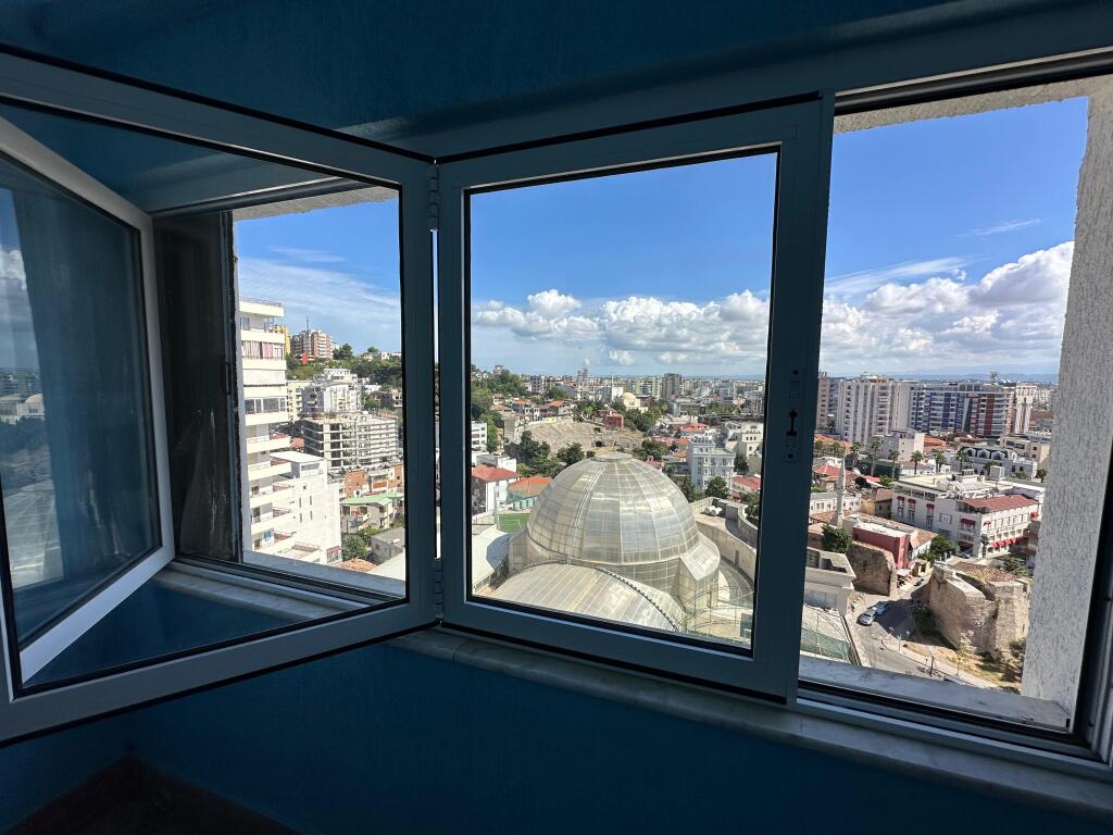 Shitet Penthouse me pamje nga deti ne zonen e Vollges.