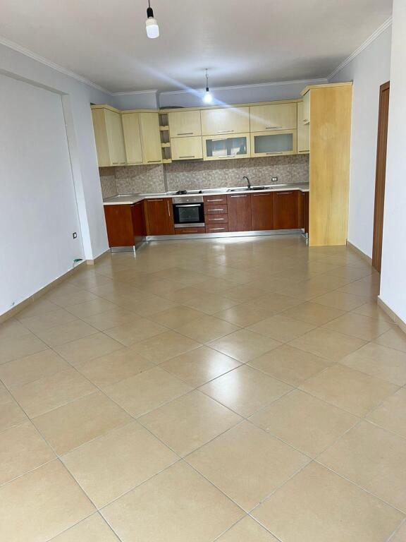 Affittasi Appartamento 2+1+1 con Balcone